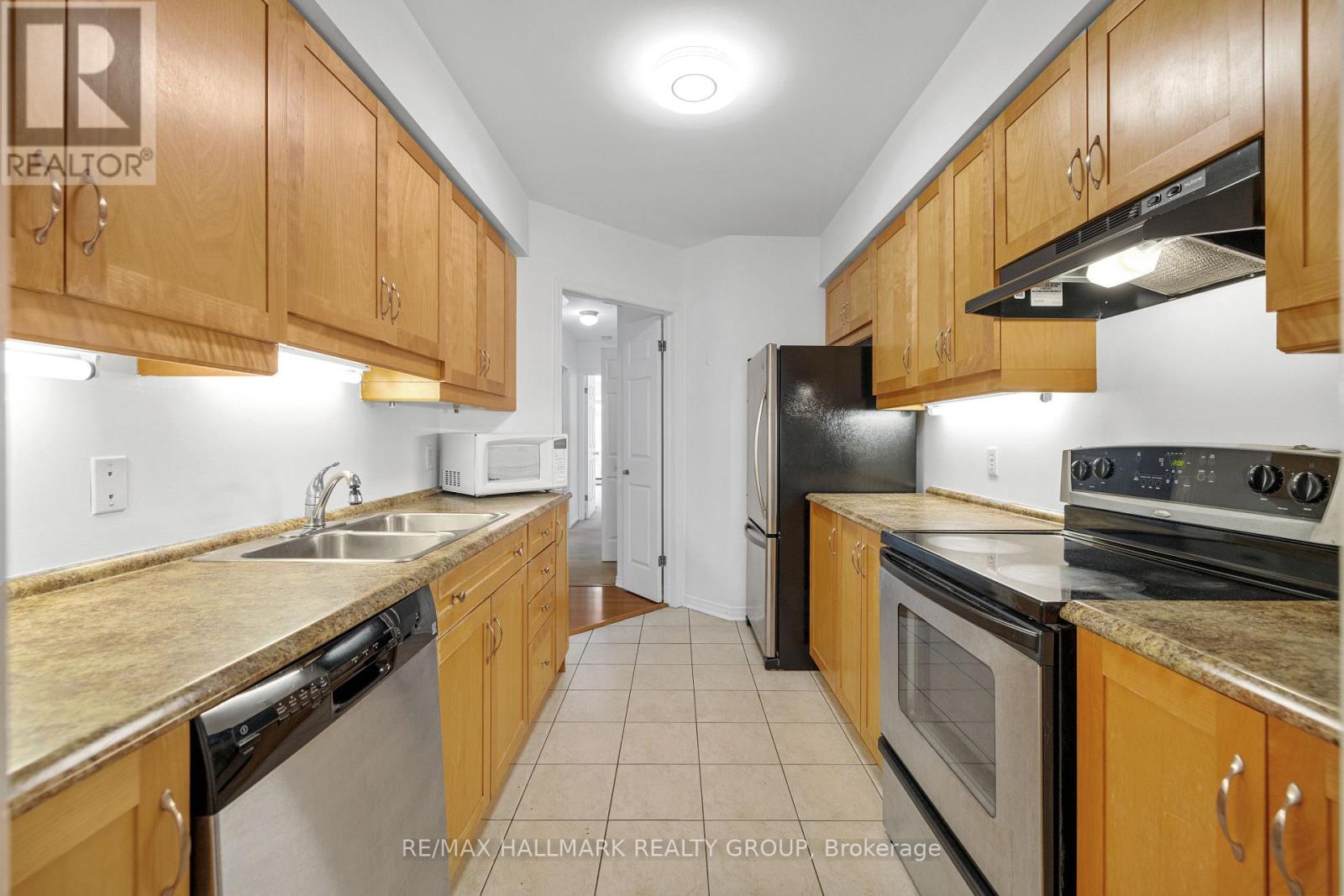 2 Bed, 2 Bath House for Rent in Ottawa – 2 – 19 MONTCALM STREET, Ottawa – MLS# X13589630 - Image 10
