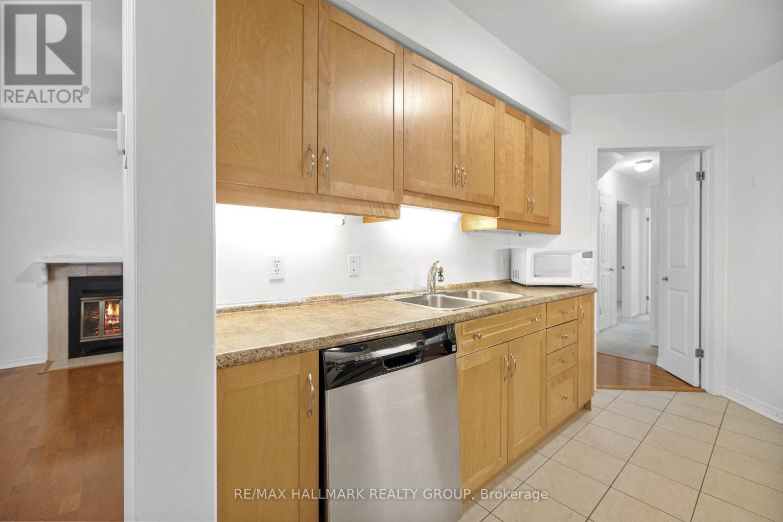 2 Bed, 2 Bath House for Rent in Ottawa – 2 – 19 MONTCALM STREET, Ottawa – MLS# X13589630 - Image 12