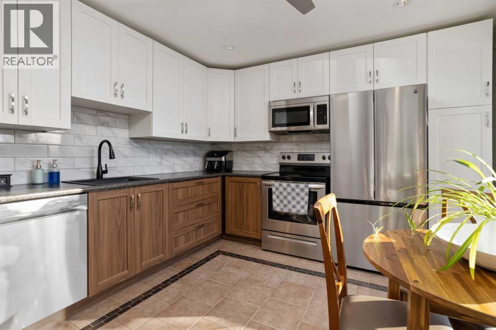 4923 51 Avenue - 5