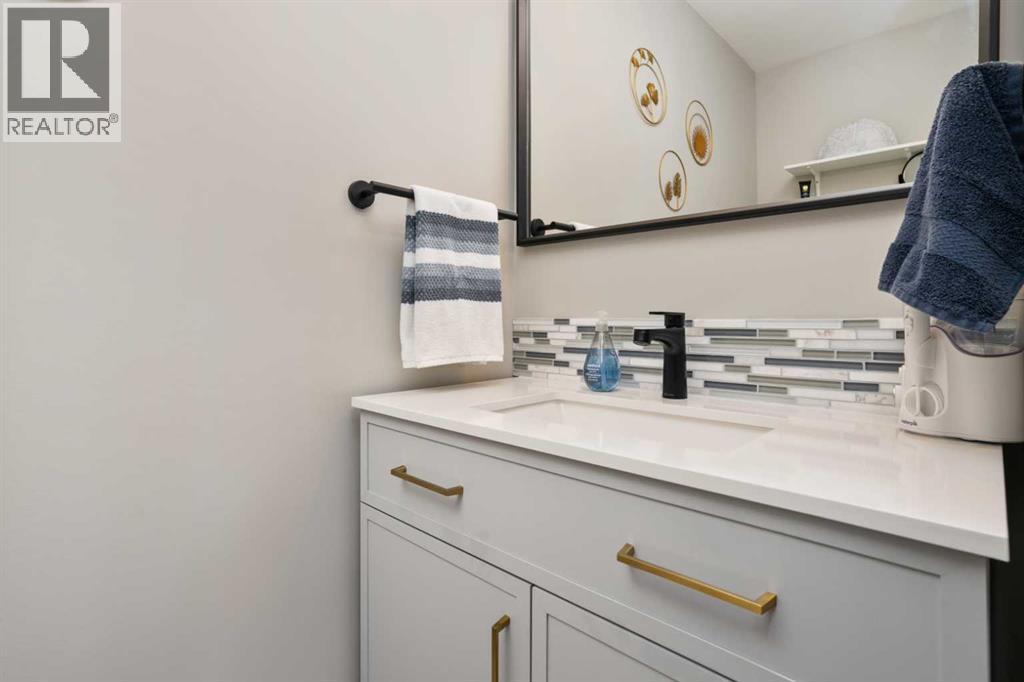 4923 51 Avenue - 11