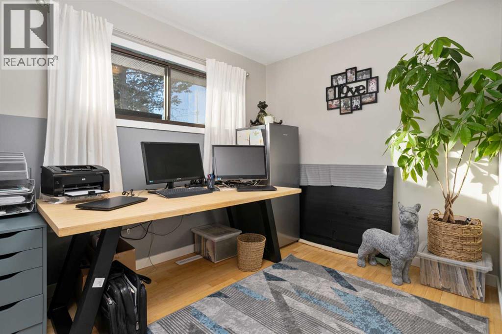 4923 51 Avenue - 15