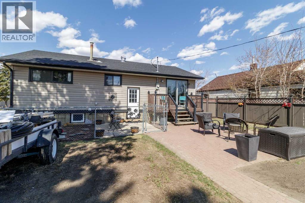 4923 51 Avenue - 29