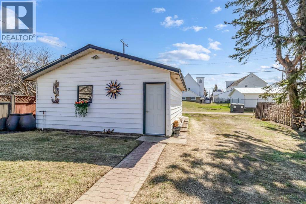 4923 51 Avenue - 27