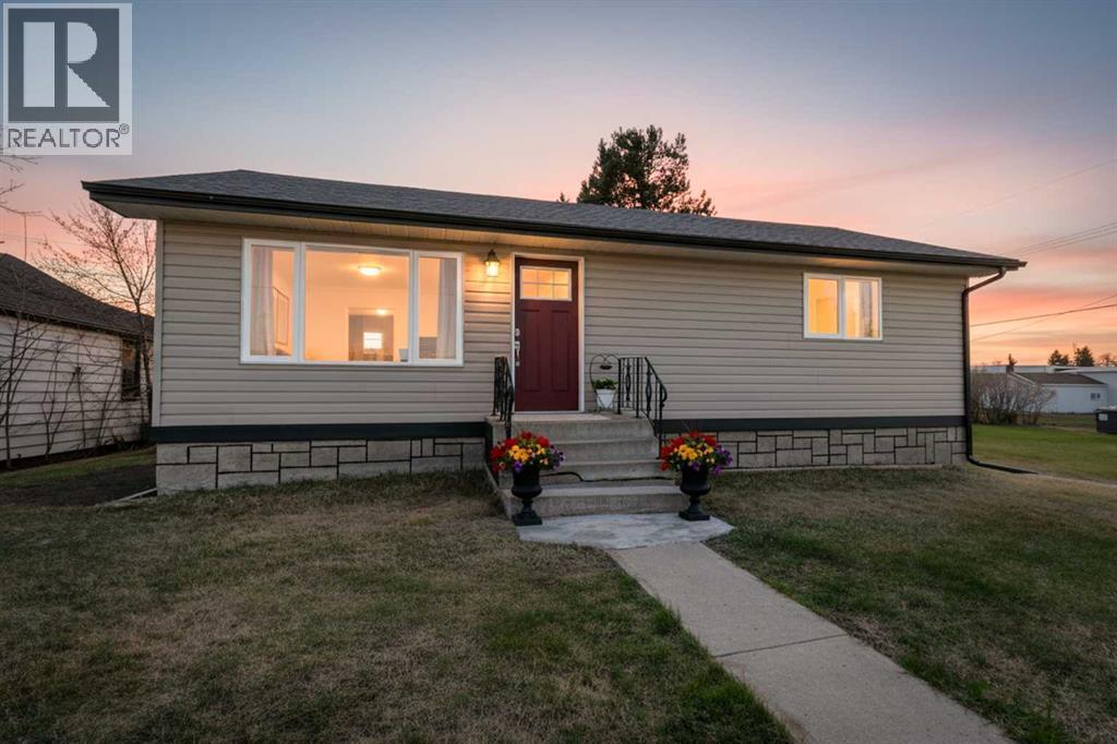 4923 51 Avenue - 31