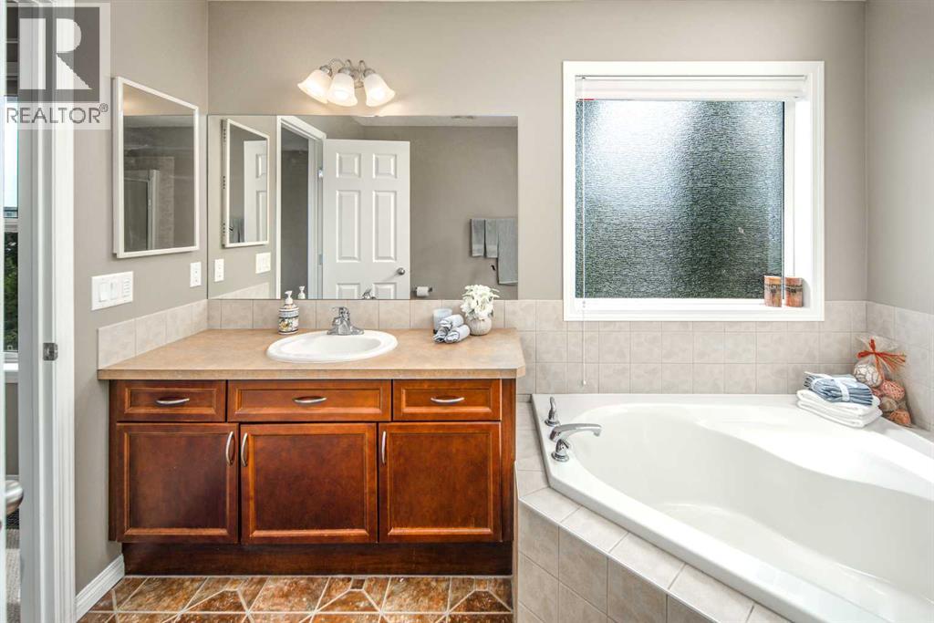 125 Silverado Range Cove SW - 27