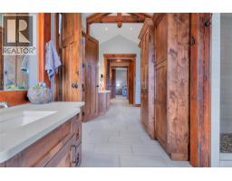 4230 21st Street S, Cranbrook, BC V1C7A7 Photo 44