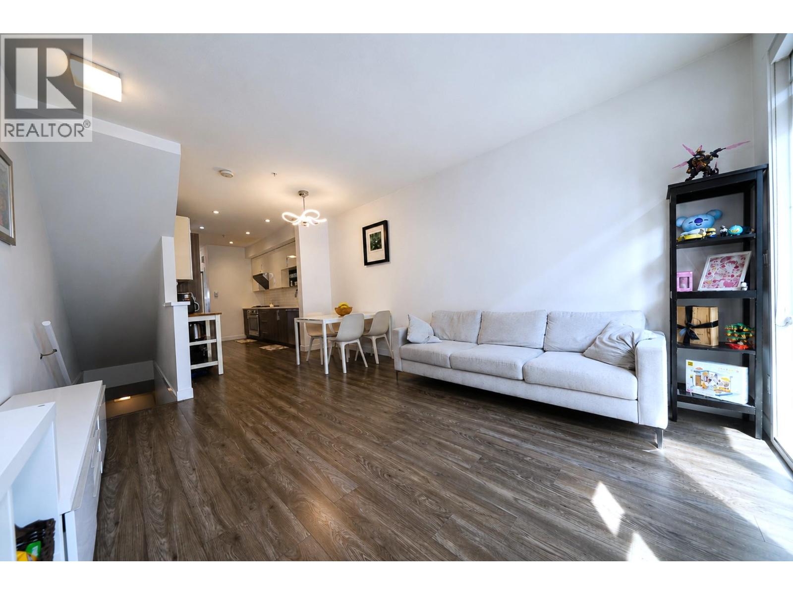 3 Bed, 3 Bath House for Sale in Burnaby – 16 7039 MACPHERSON AVENUE, Burnaby – MLS# R3148415 - Image 12