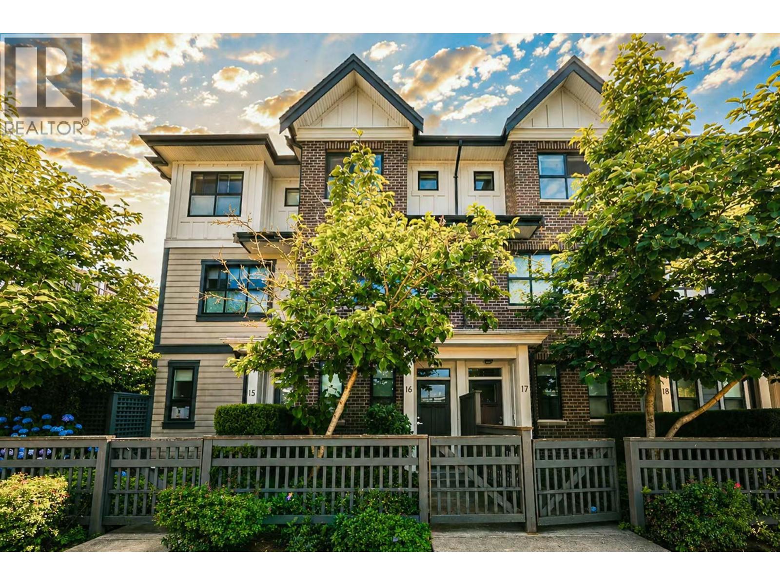 3 Bed, 3 Bath House for Sale in Burnaby – 16 7039 MACPHERSON AVENUE, Burnaby – MLS# R3148415 - Image 2