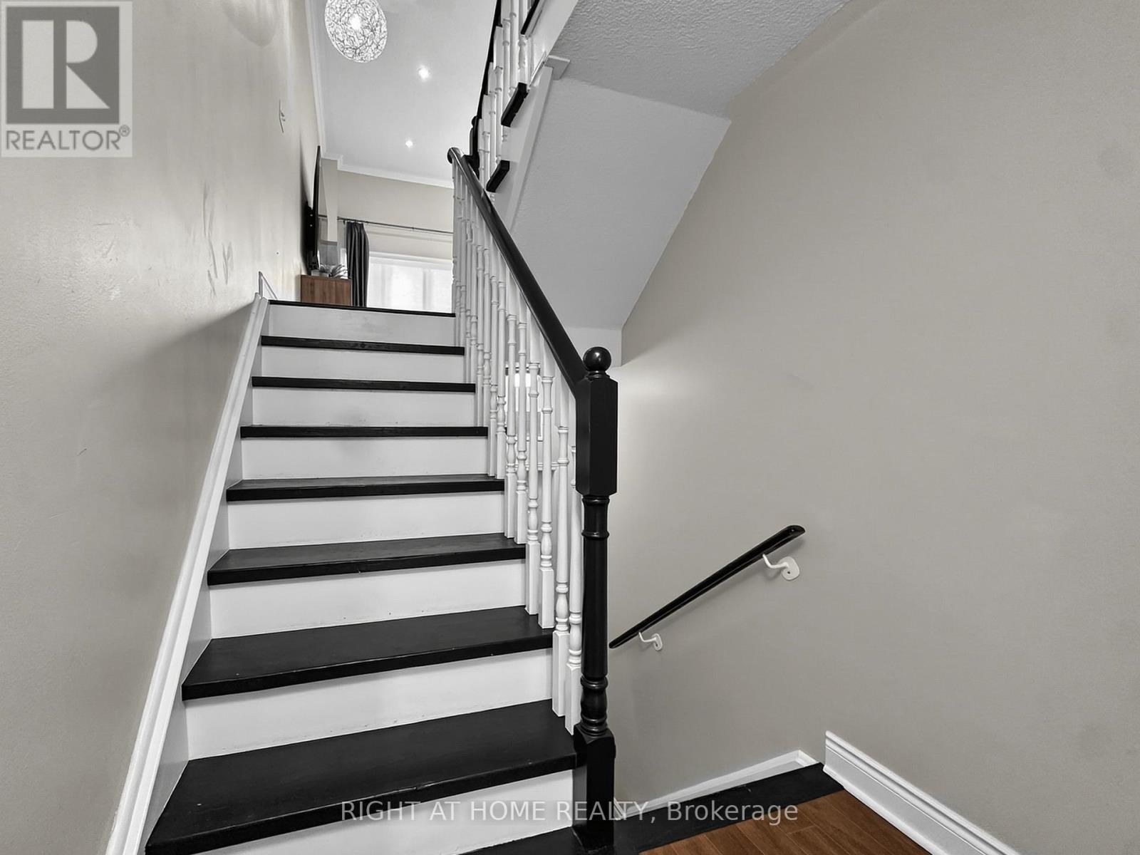 94 PROVINCIAL PLACE - 4