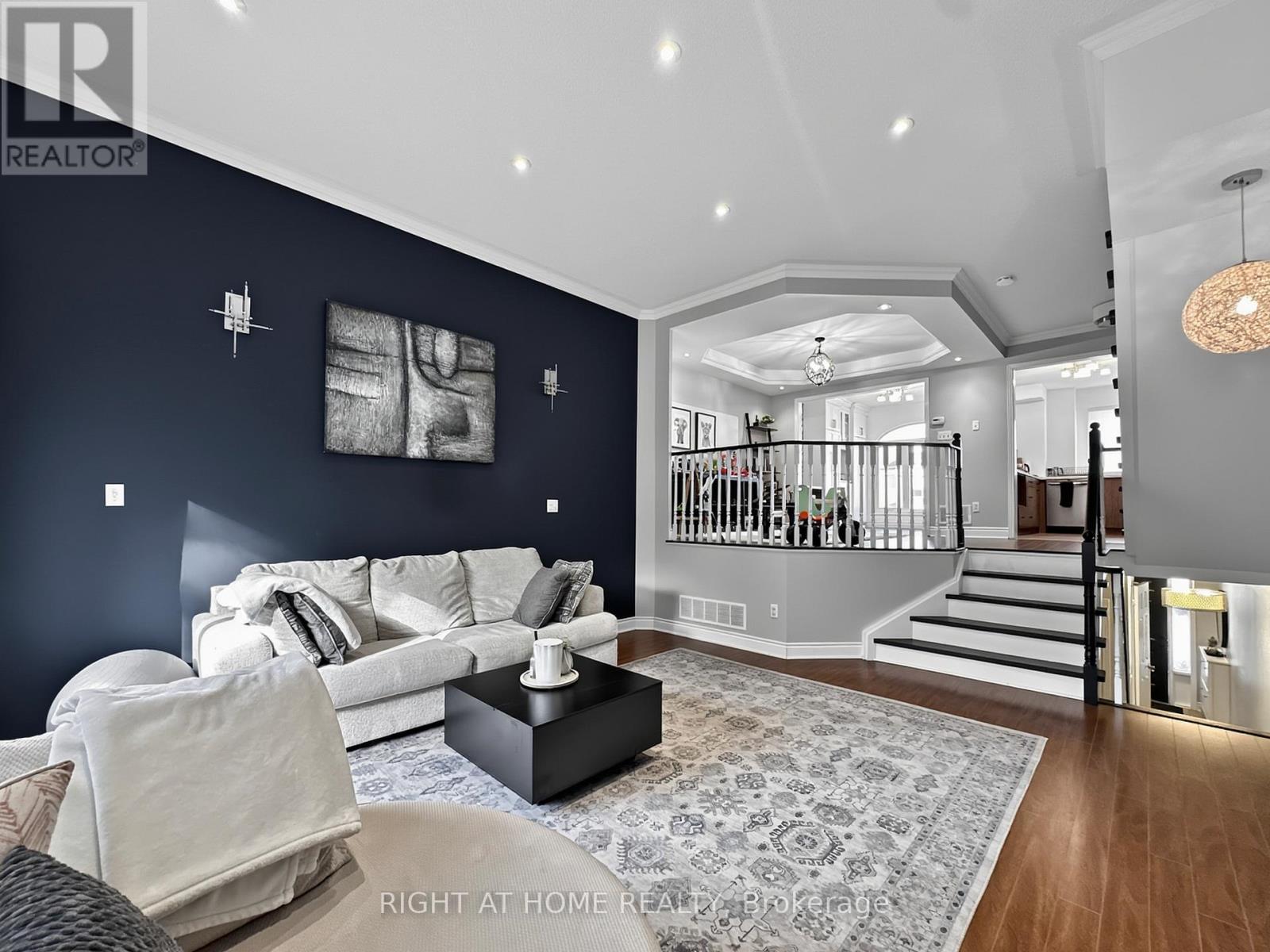 94 PROVINCIAL PLACE - 6