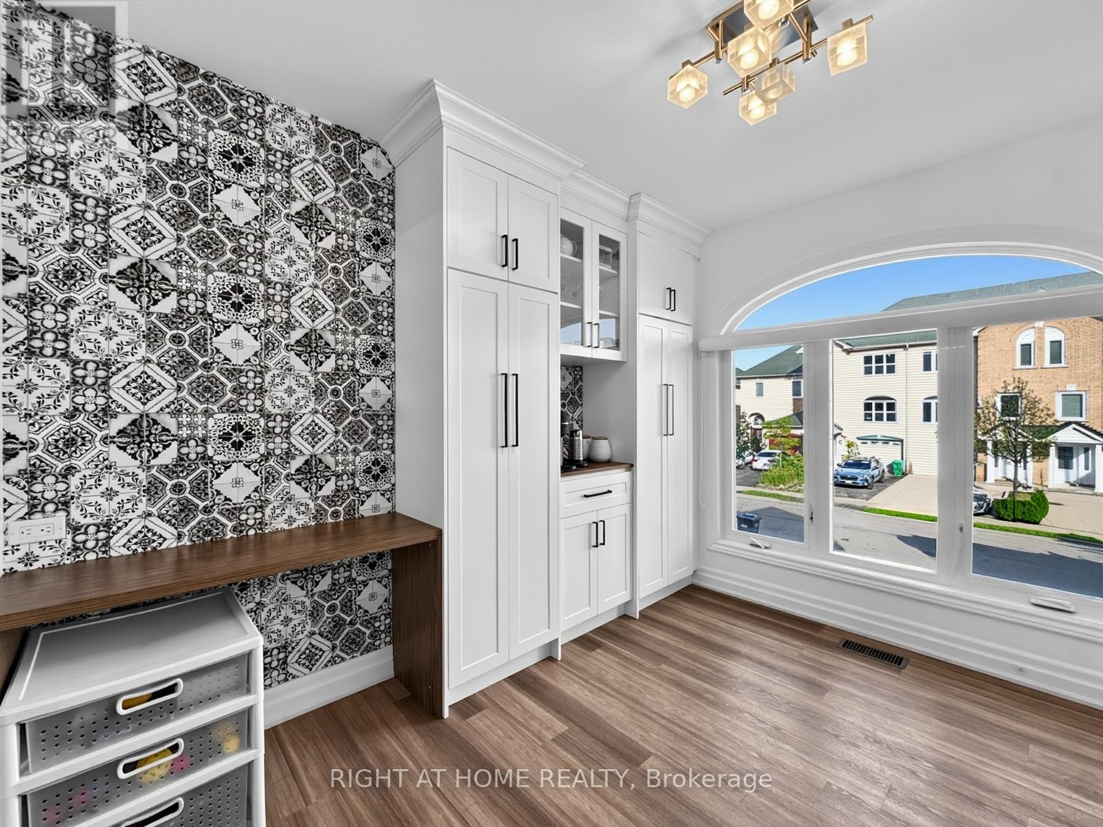 94 PROVINCIAL PLACE - 8