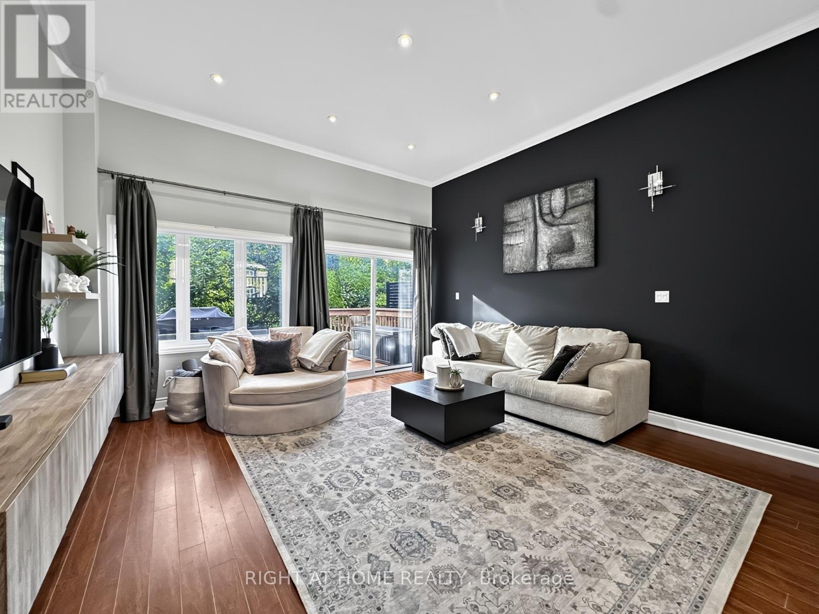 94 PROVINCIAL PLACE - 5