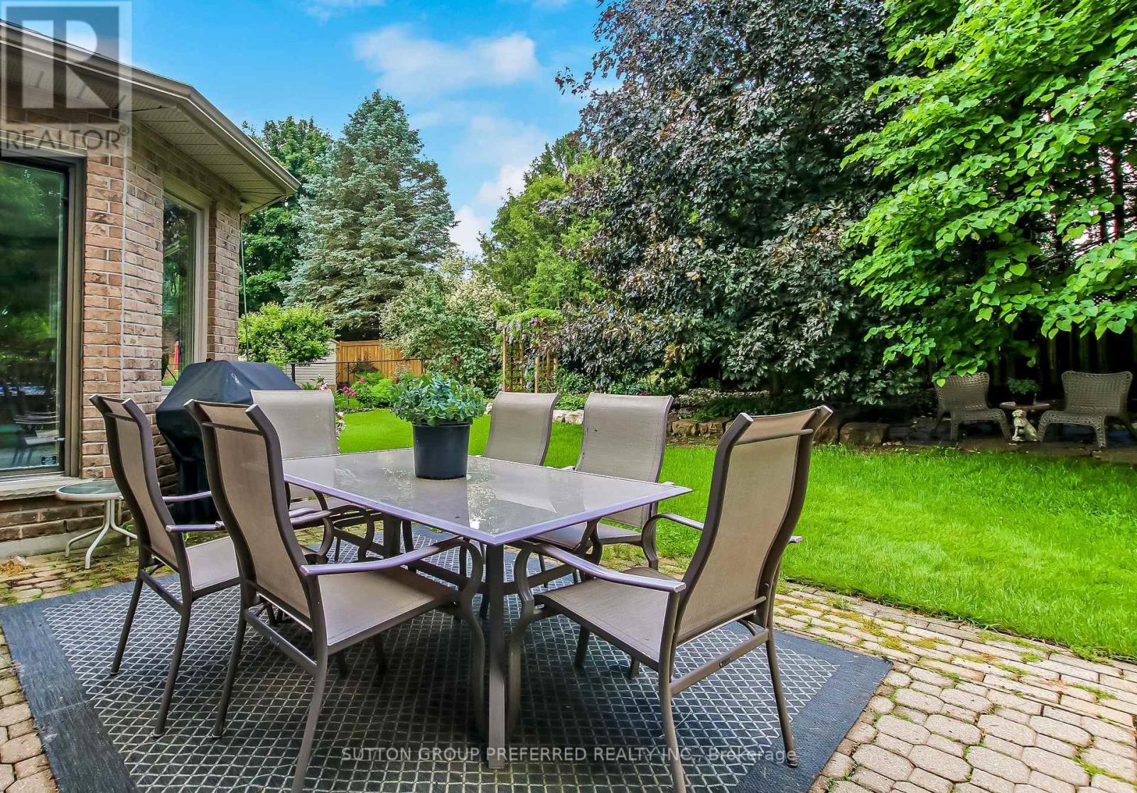 462 AMBLESIDE DRIVE - 35