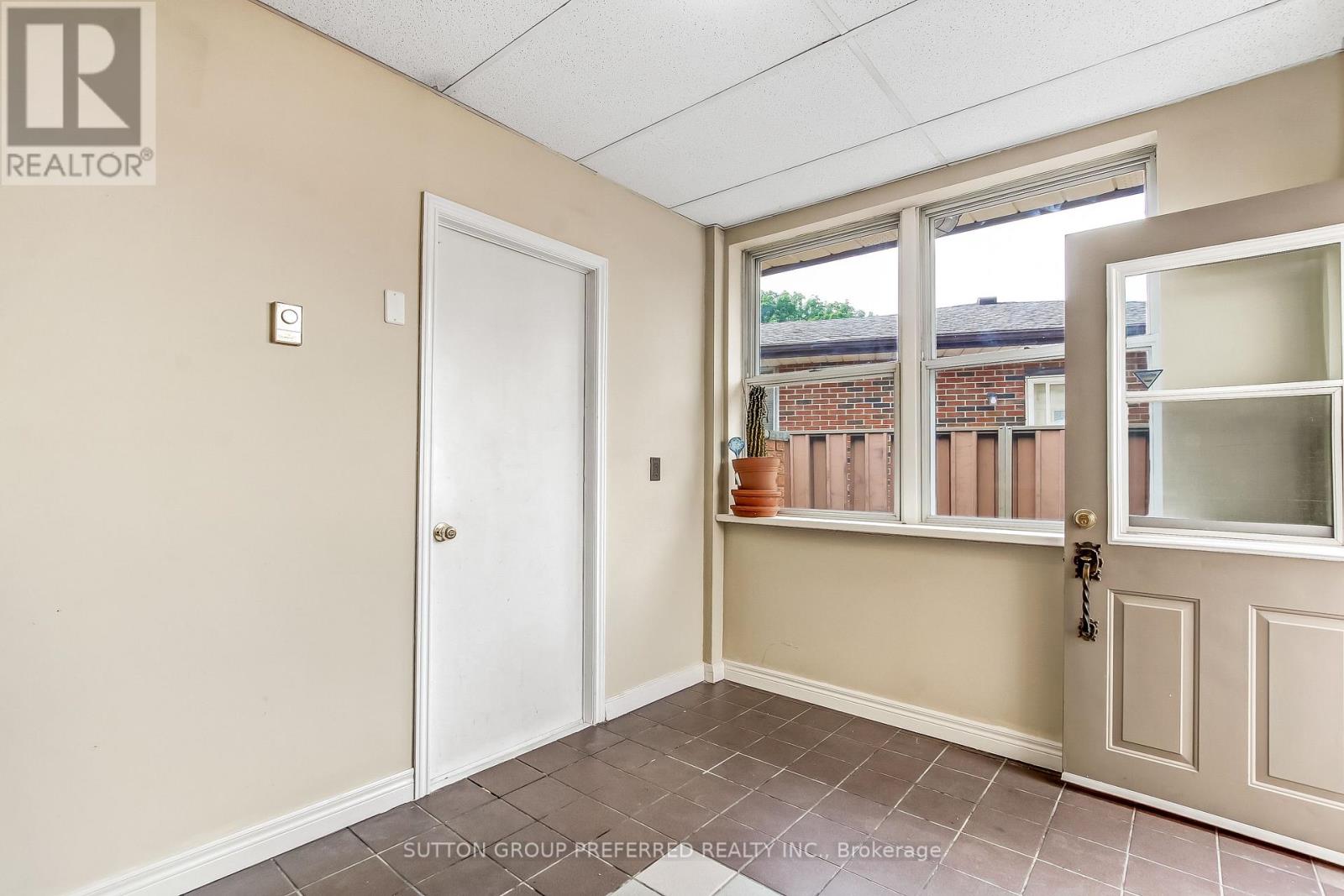 130 FUNDY AVENUE - 14