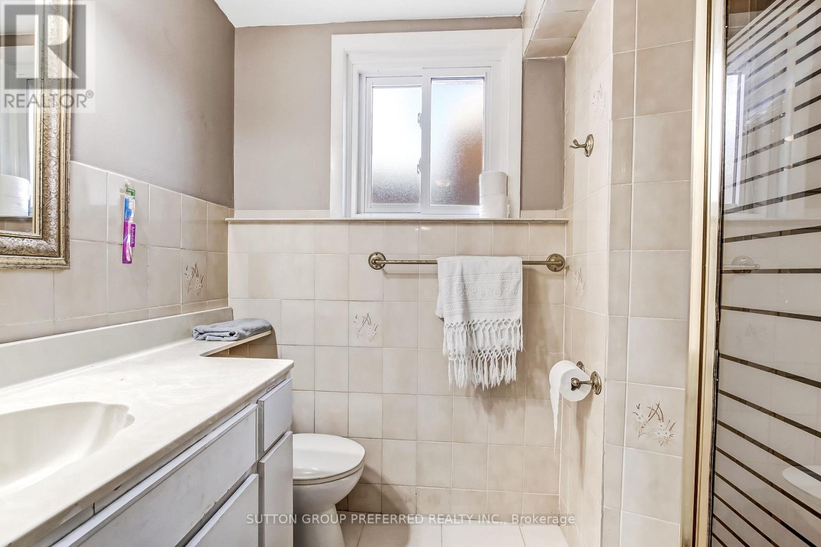 130 FUNDY AVENUE - 23