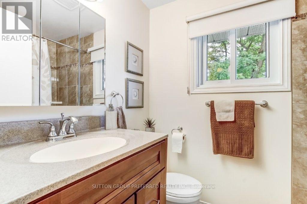 #12 1990 WAVELL STREET - 13
