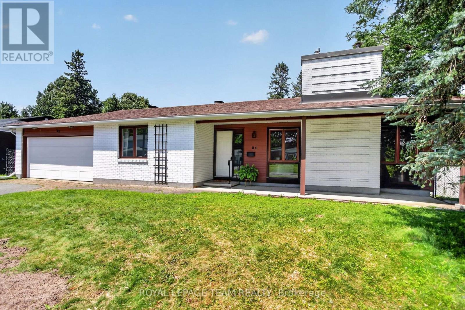 21 LINDHURST CRESCENT - 1