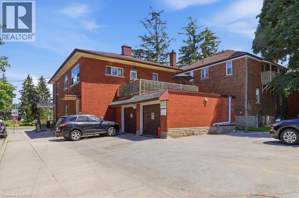 744 QUEEN Street S - Image 5