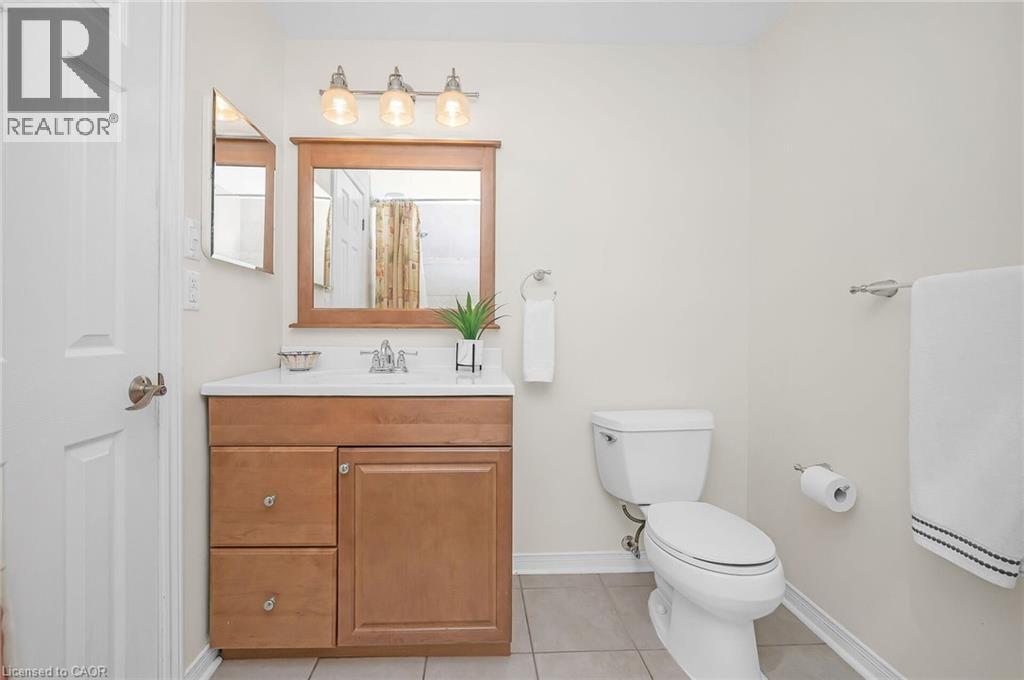 285 SURREY Drive - 27