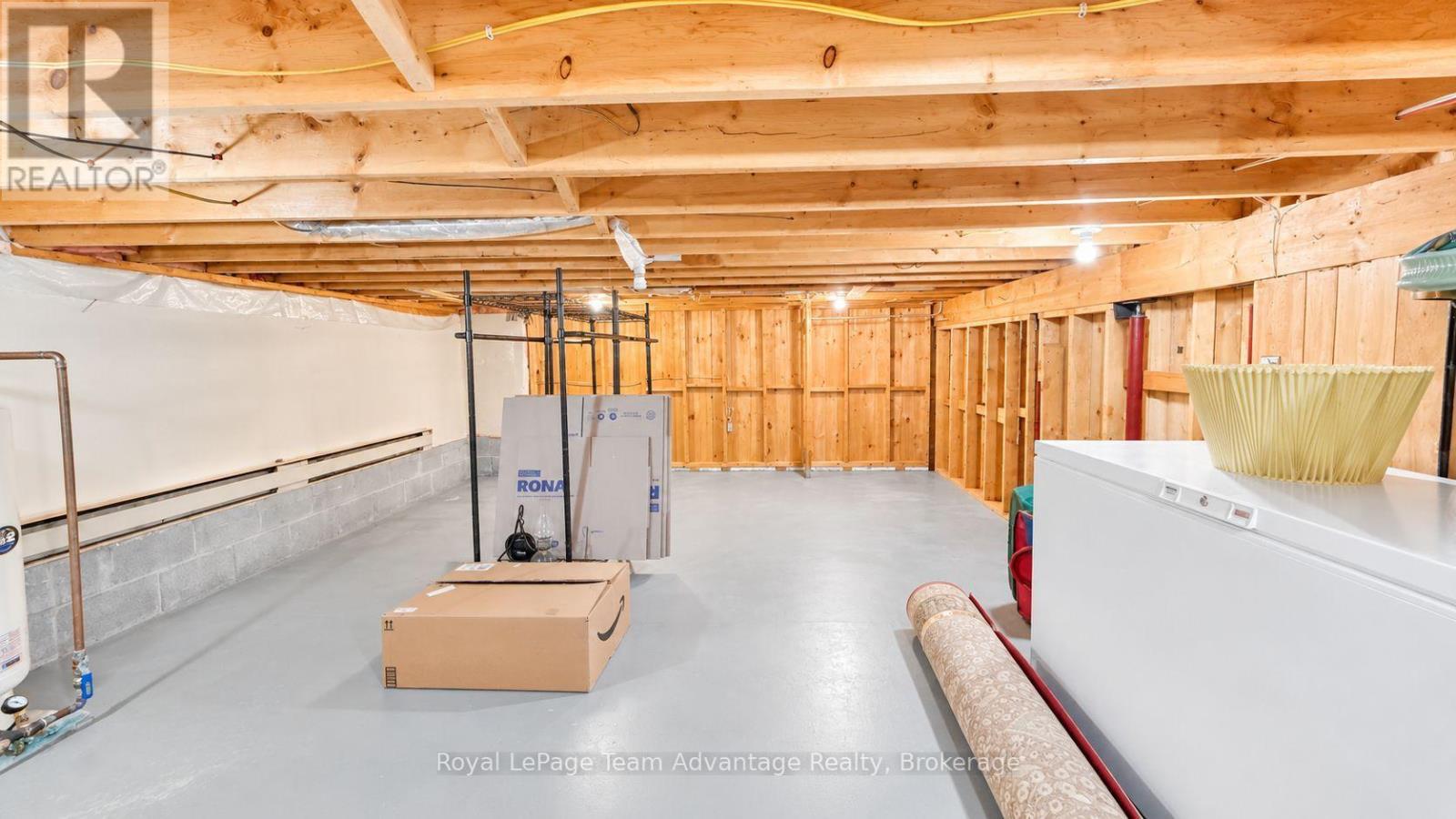 30 BARTLETT DRIVE - 34