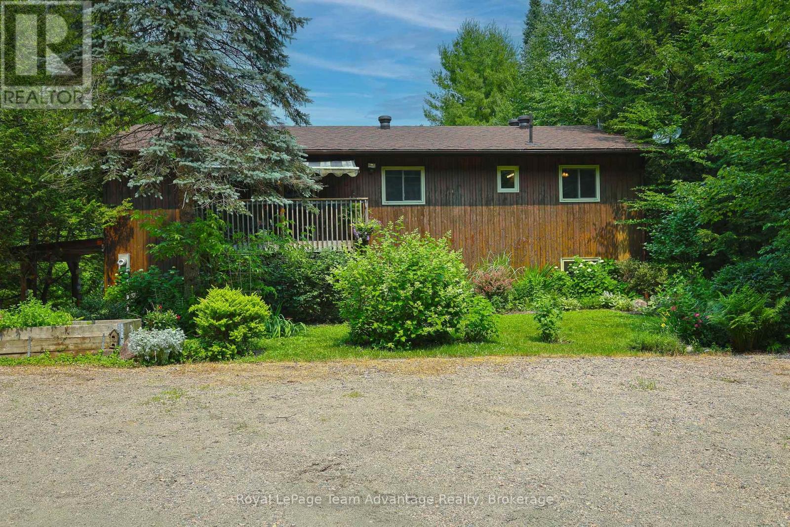 30 BARTLETT DRIVE - 36