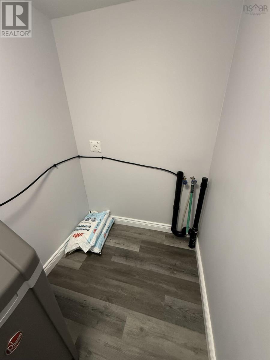 1600 Lingan Road - 16