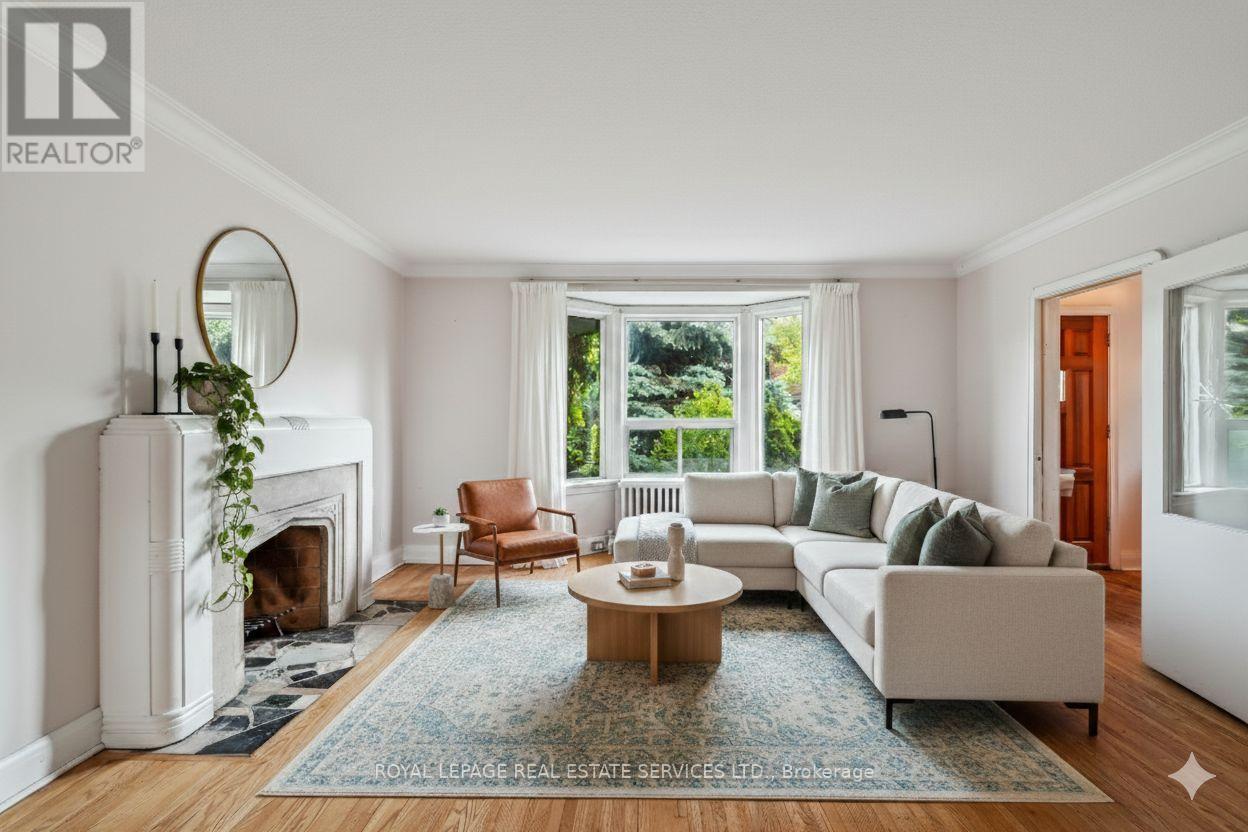 326 LAWRENCE AVENUE W - Image 4