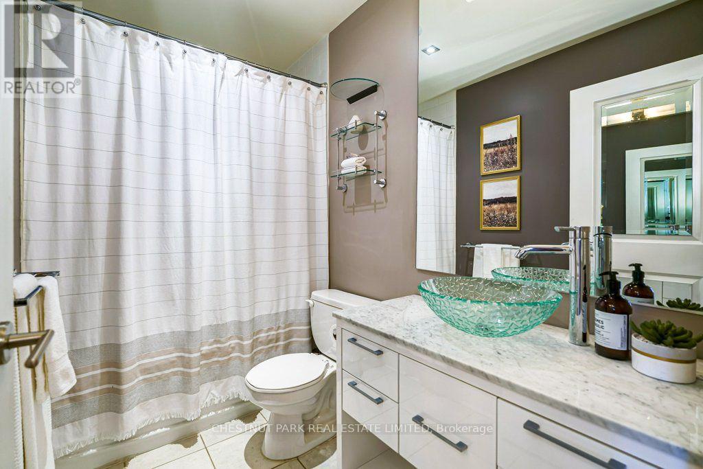 #210 18 YORKVILLE AVENUE - 13