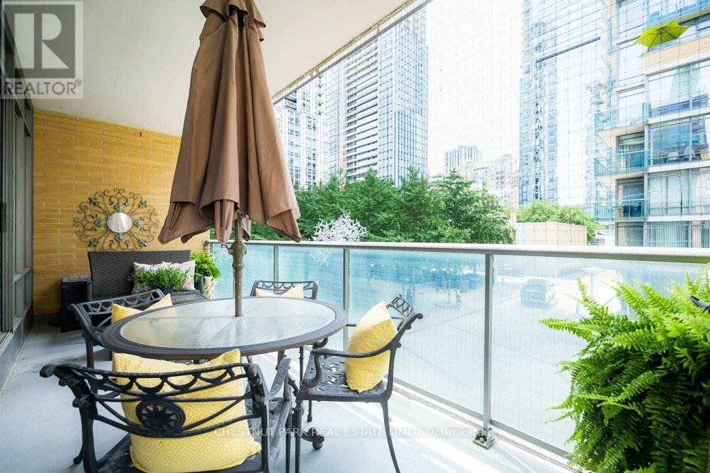 #210 18 YORKVILLE AVENUE - 15