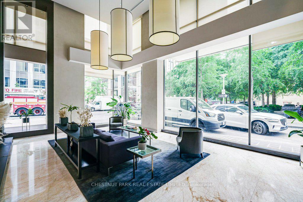 #210 18 YORKVILLE AVENUE - 18