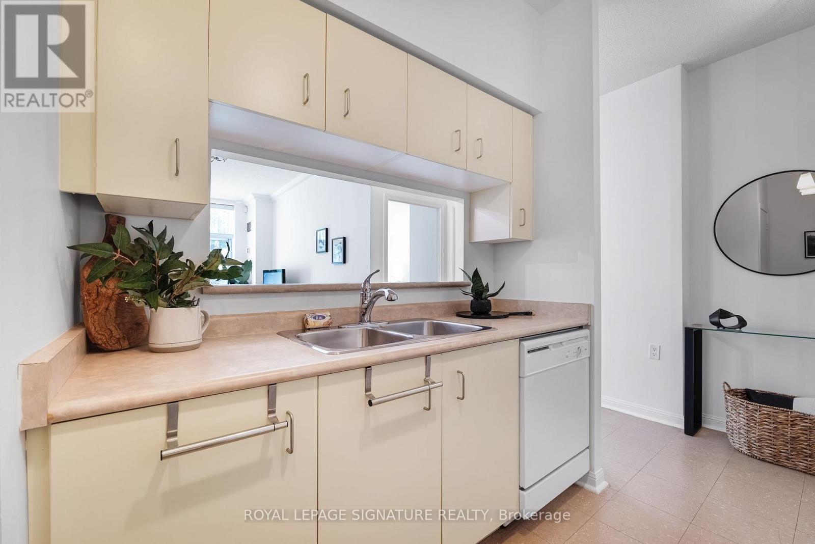 #106 650 LAWRENCE AVENUE W - Image 10