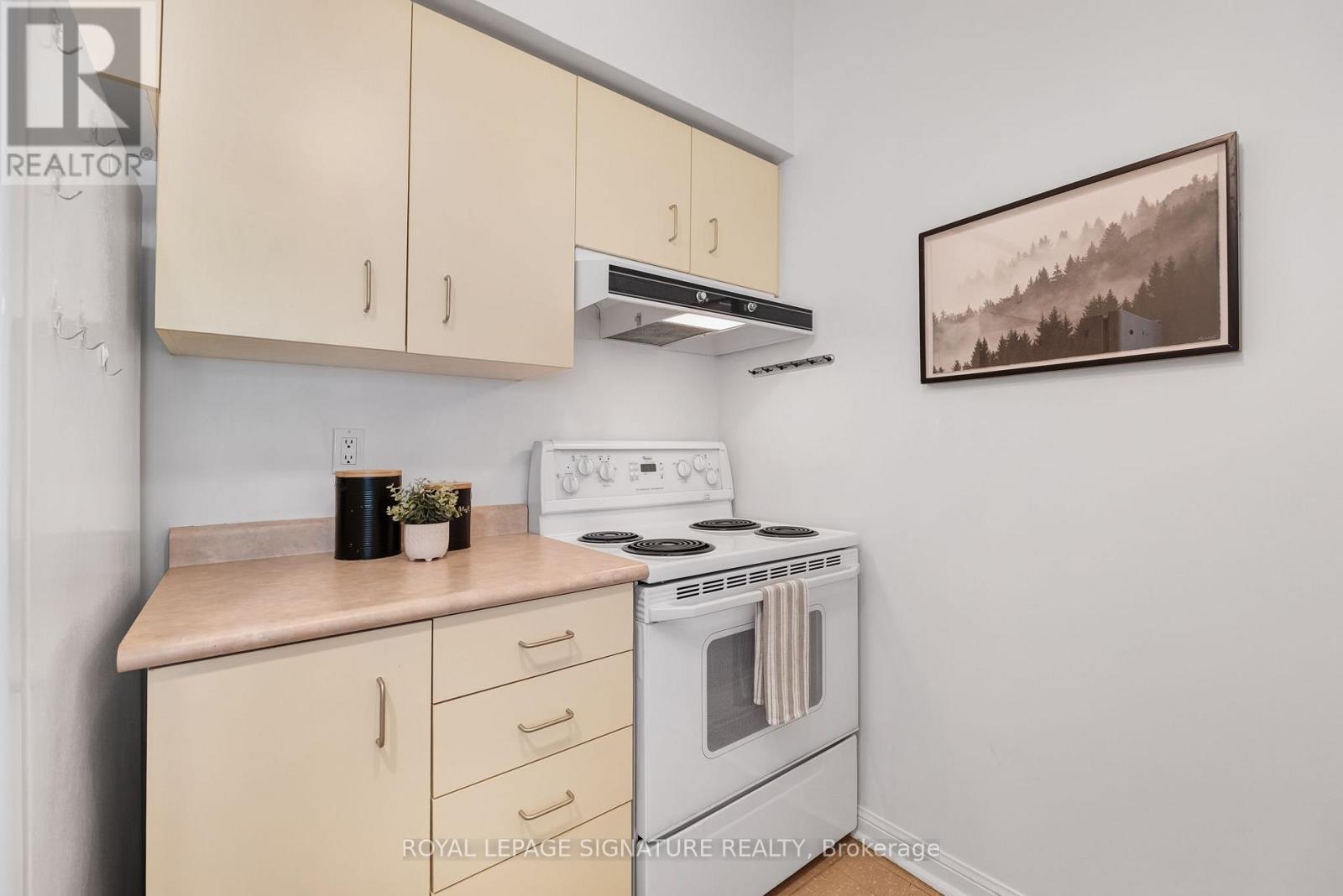 #106 650 LAWRENCE AVENUE W - 12