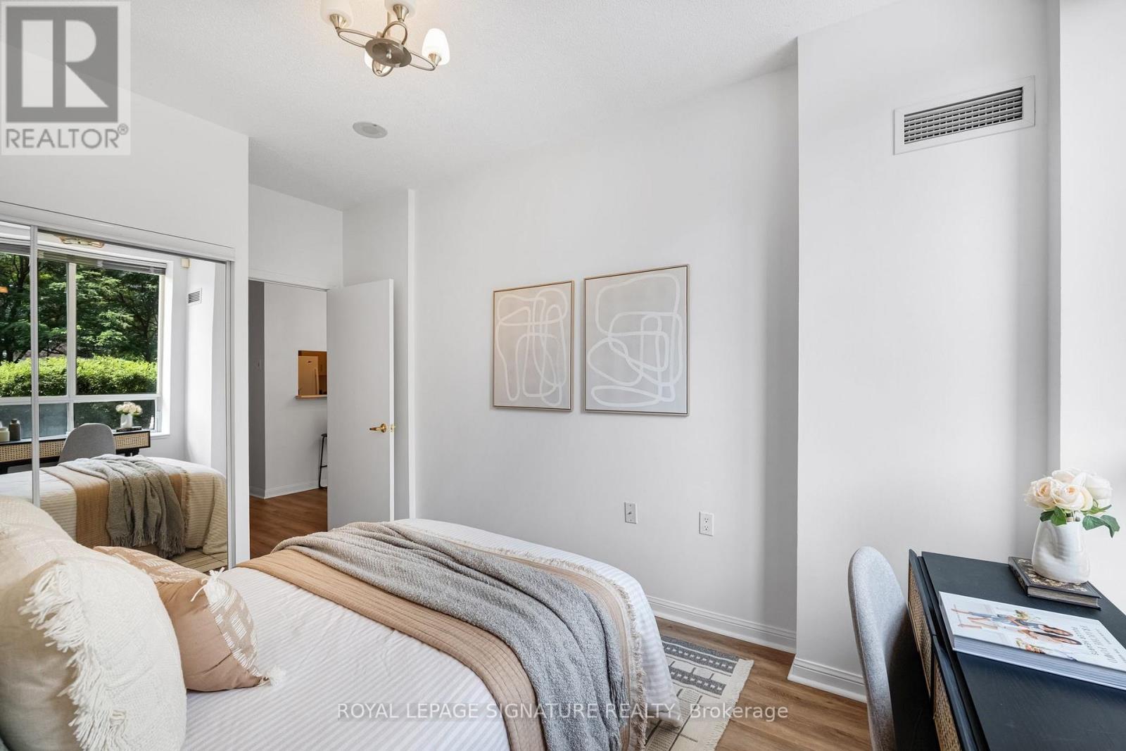 #106 650 LAWRENCE AVENUE W - 15