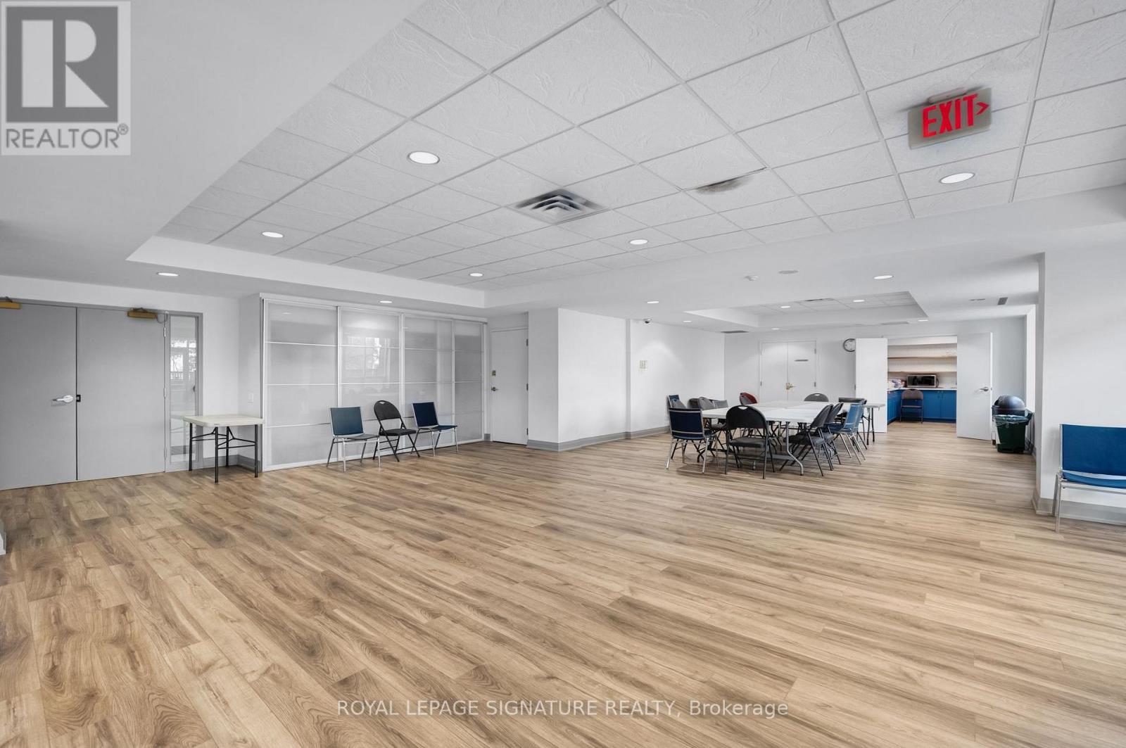 #106 650 LAWRENCE AVENUE W - Image 23