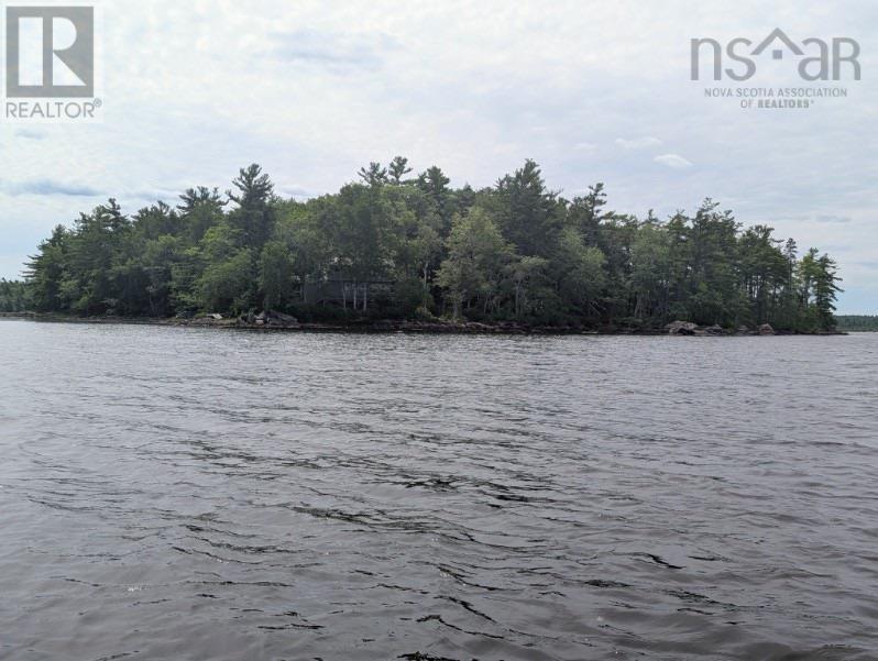 1 Beaver Island Road - Image 22