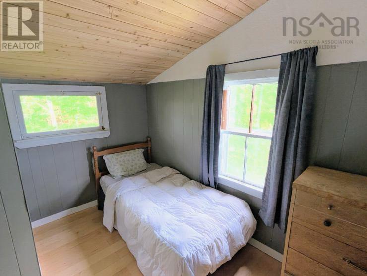 1 Beaver Island Road - Image 13