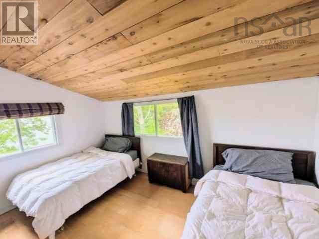 1 Beaver Island Road - Image 14