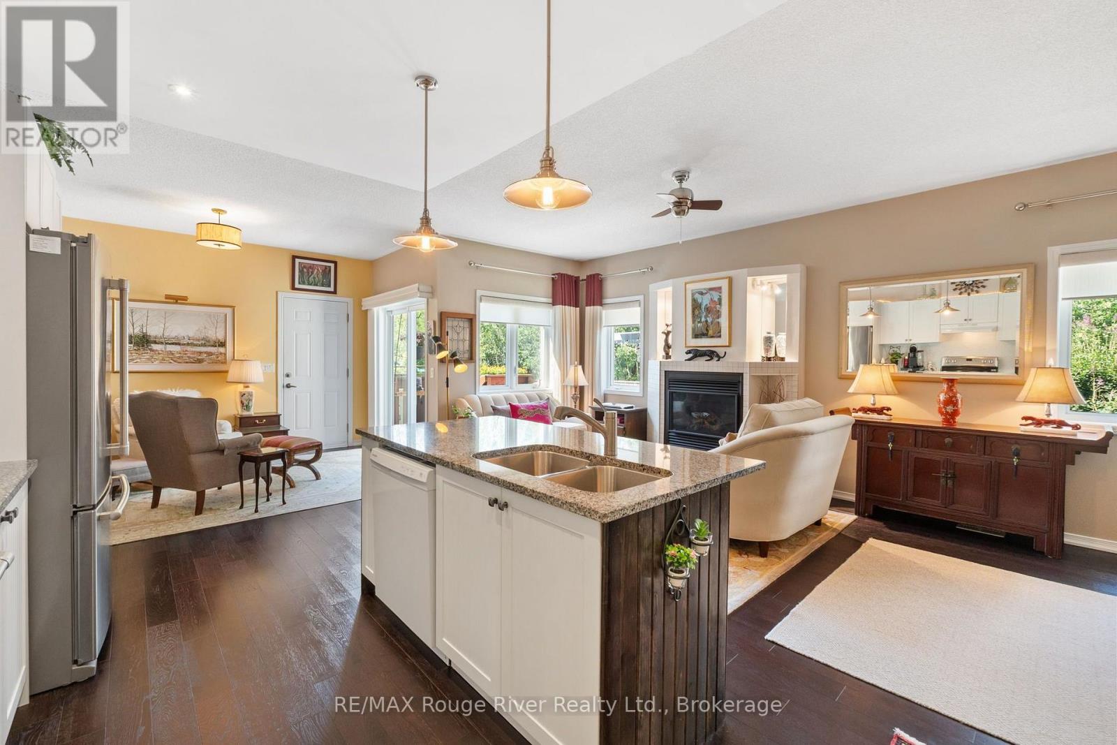 881 KERR STREET W - 13