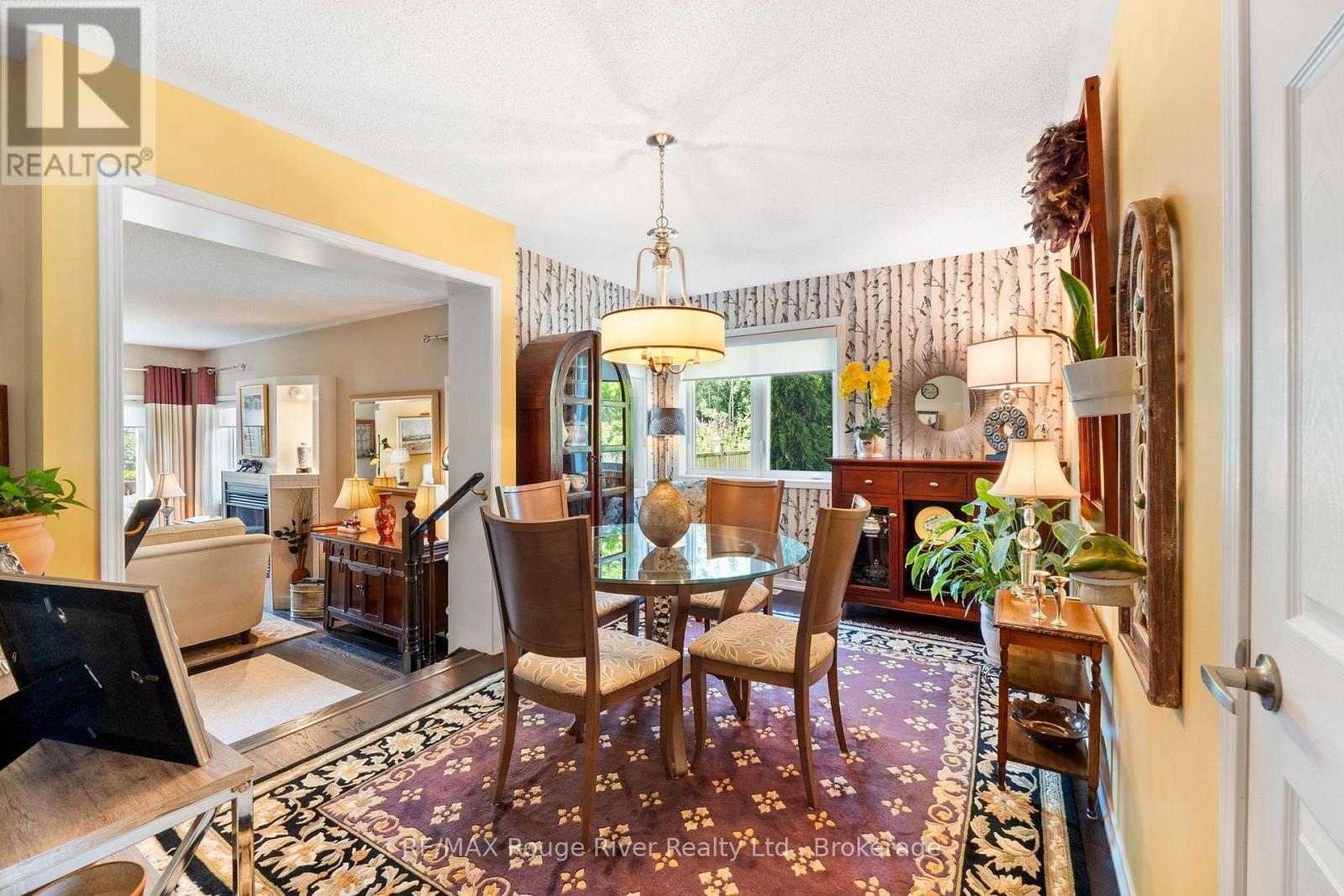 881 KERR STREET W - 21
