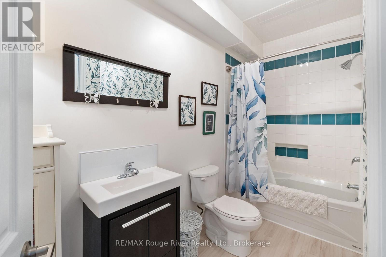 881 KERR STREET W - 28