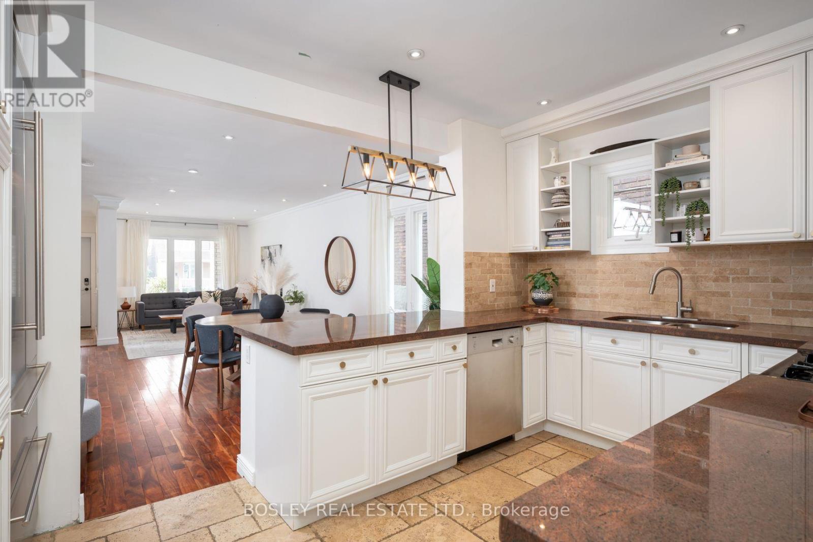 314 MILVERTON BOULEVARD - 12