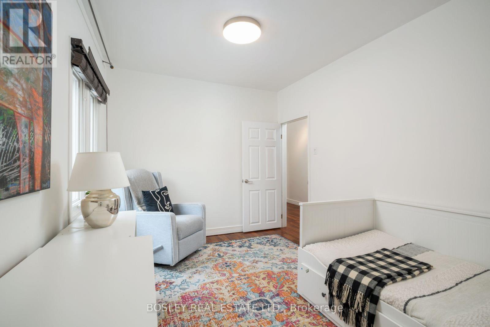 314 MILVERTON BOULEVARD - 17