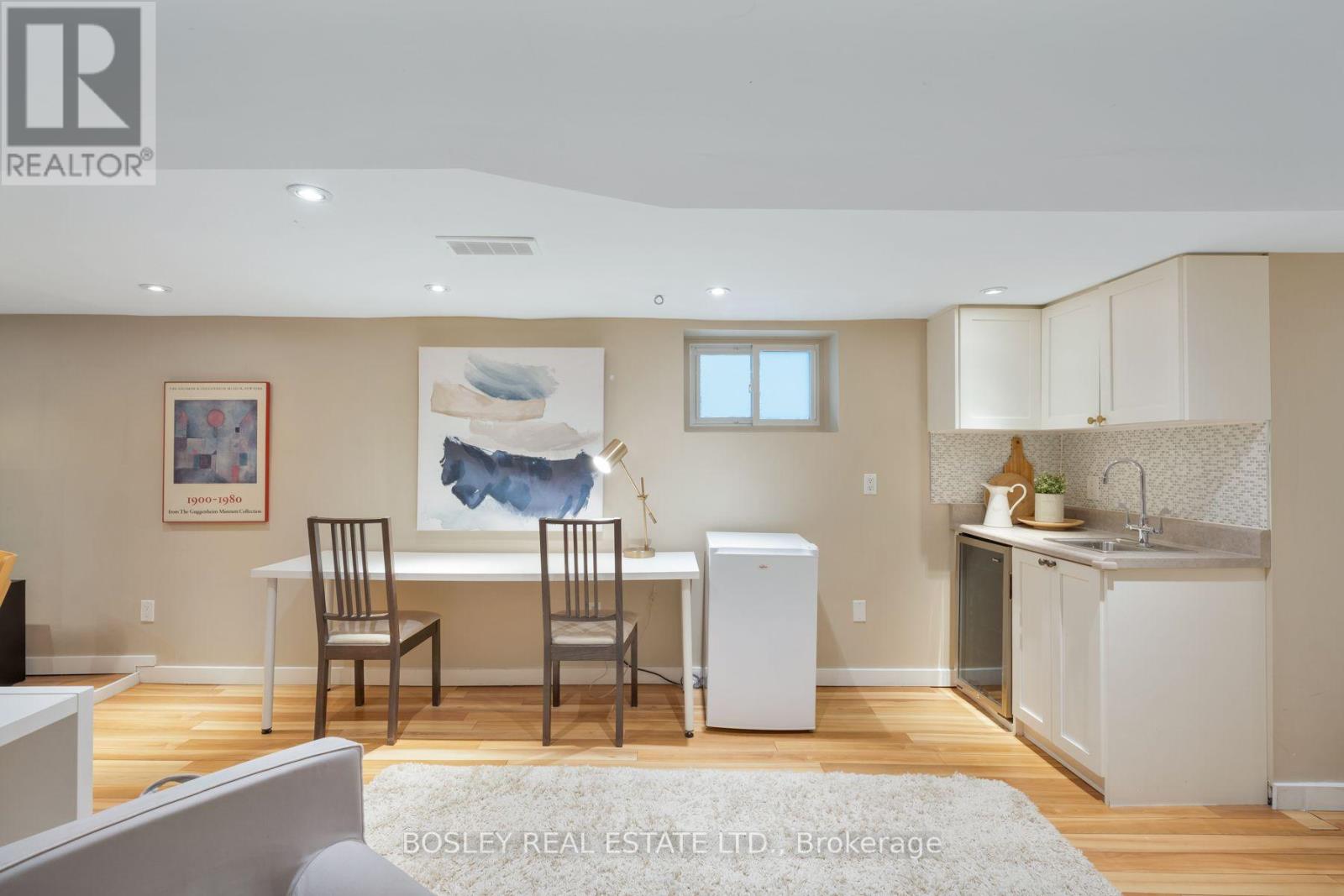 314 MILVERTON BOULEVARD - 22