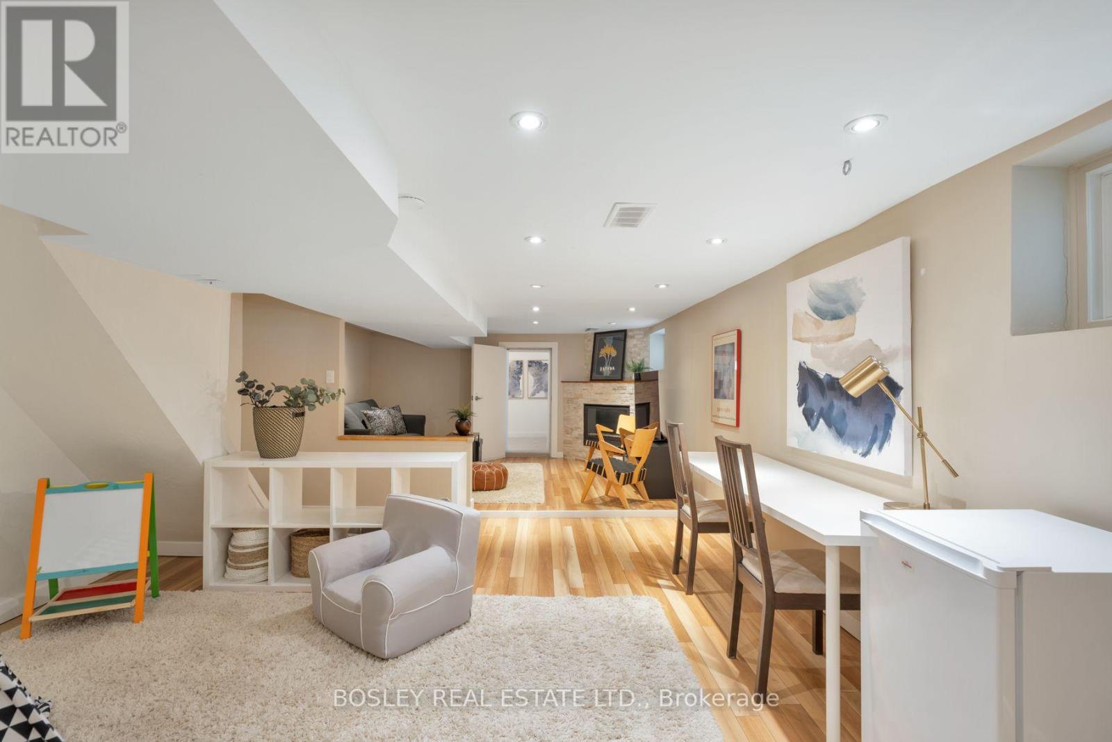 314 MILVERTON BOULEVARD - 23