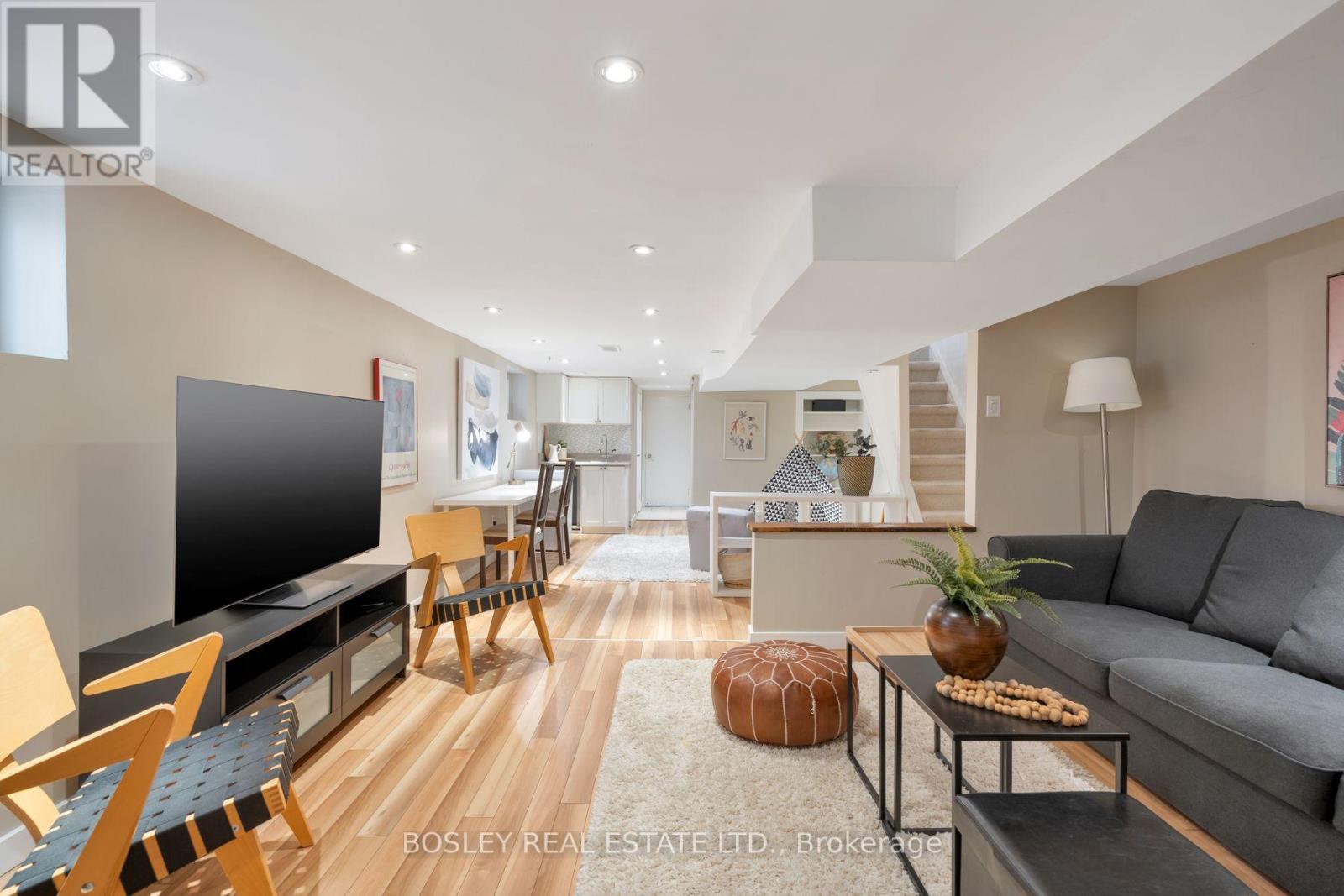 314 MILVERTON BOULEVARD - 25