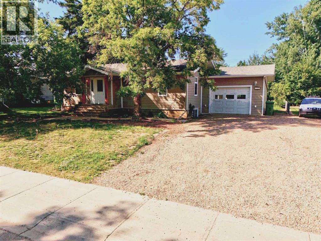 10014 96 Avenue - 1