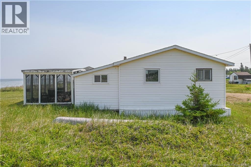145 des Chalets Road - Image 11