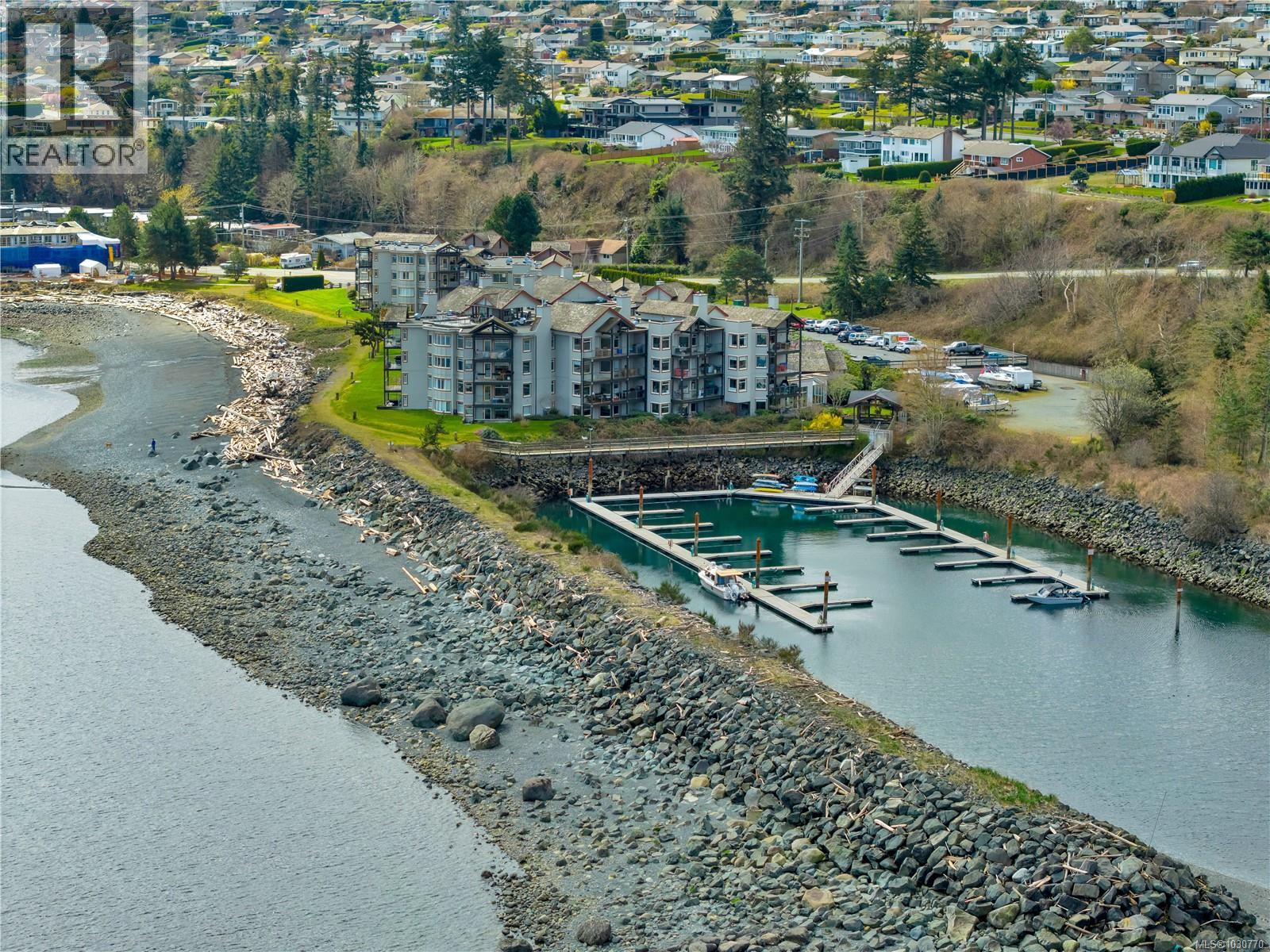 #1401 27 Island Hwy S - 1