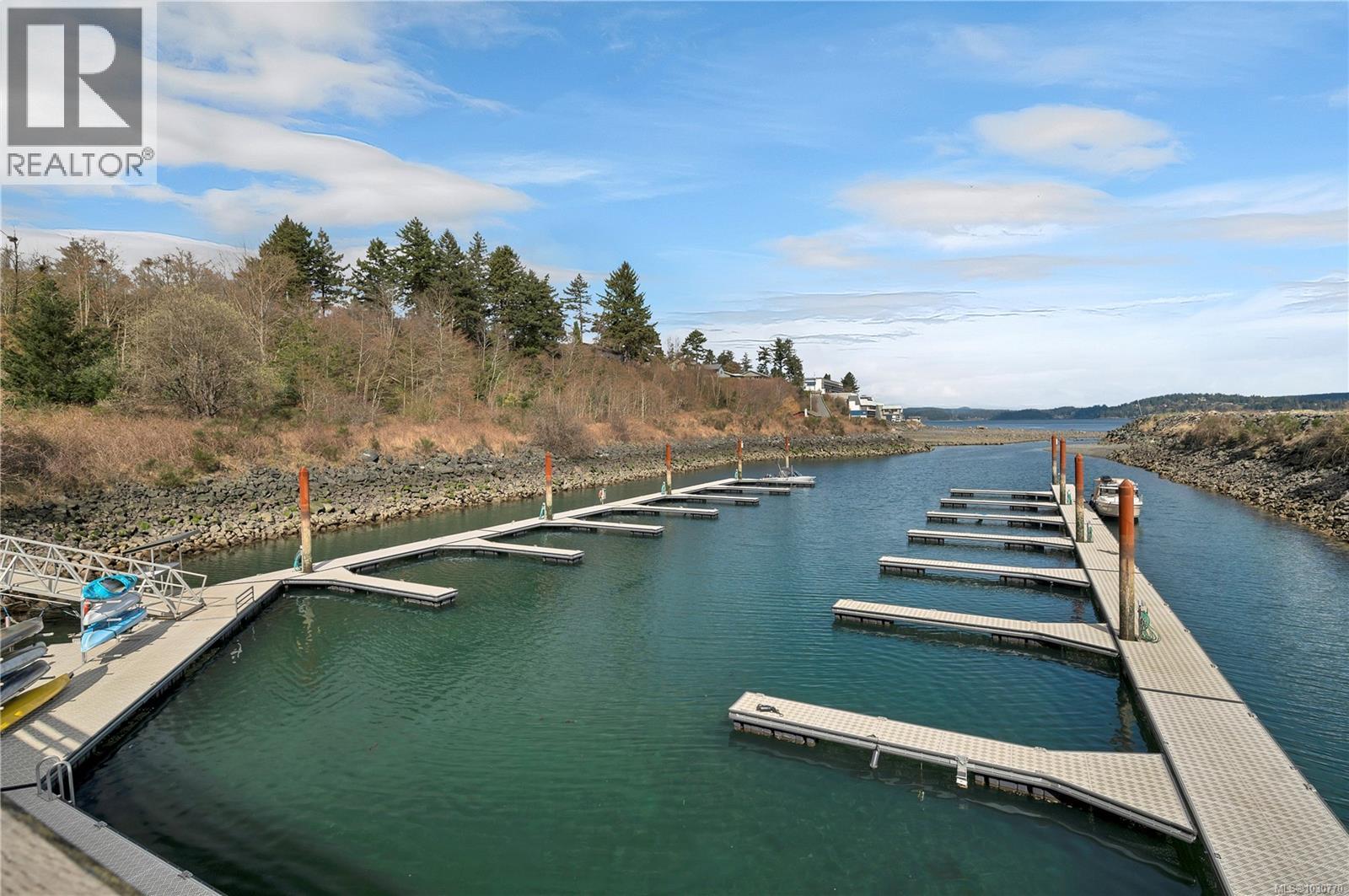 #1401 27 Island Hwy S - 80