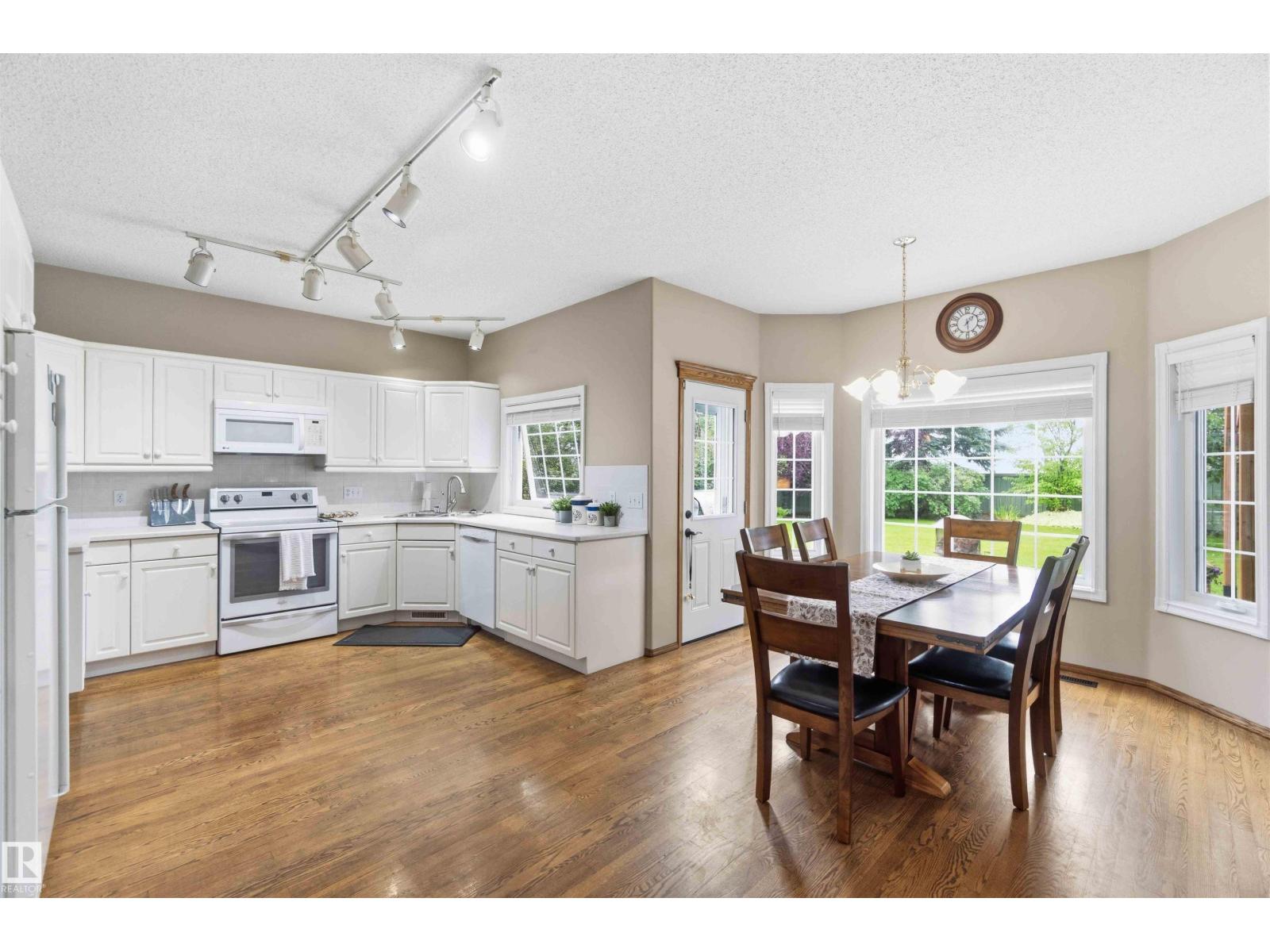 1080 WEDGEWOOD BV NW - 21